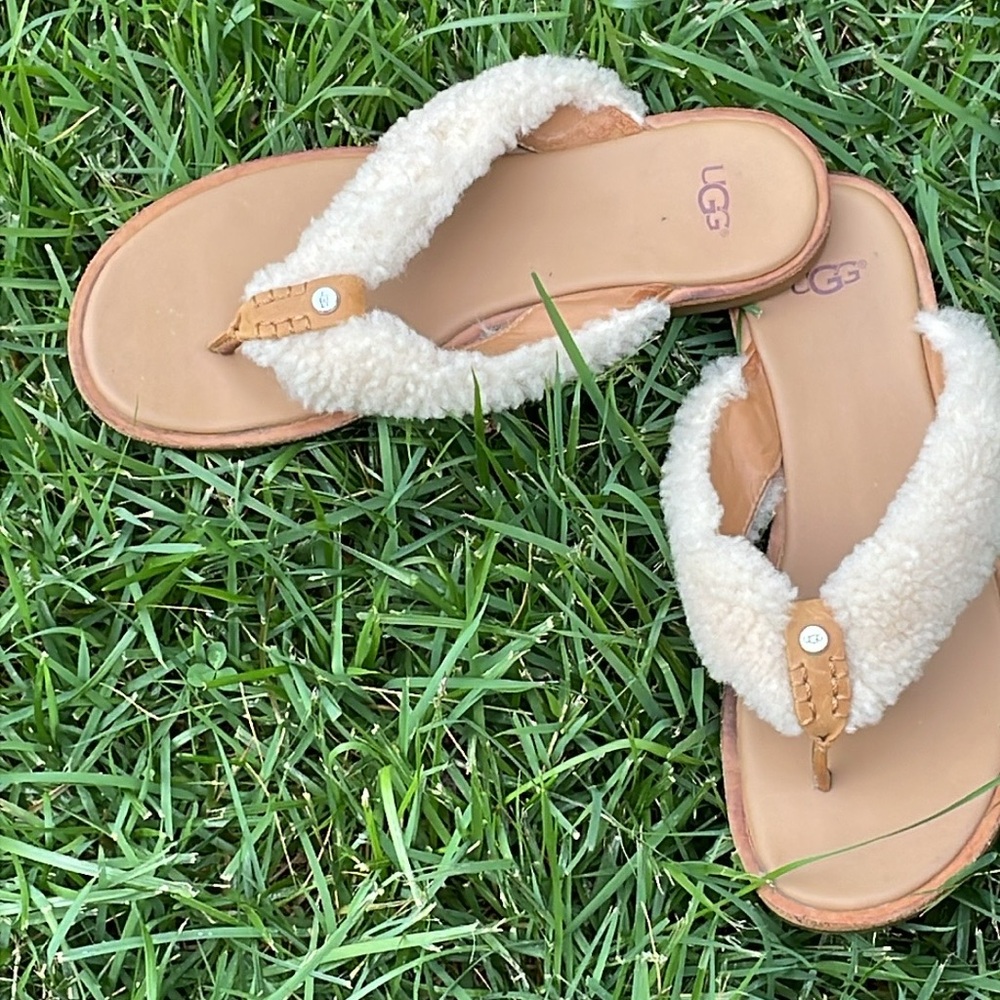 UGG Alicia Sherpa Sheepskin Natural Color Flip Flop Sandal - Picture 3 of 7